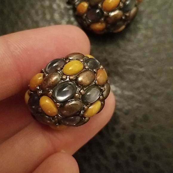 VTG clip on earrings - Picture 4 of 6